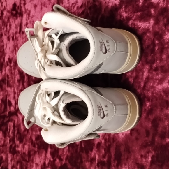 Nike Athletic Shoes - Picture 4 of 9